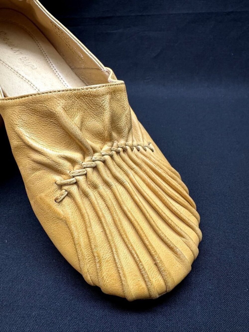 Chocolat Blu Leather Flats Mustard Marigold Yellow Pleated Toe Women's Size 8 - Picture 8 of 9